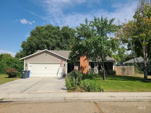 618 Dufur St, Nampa, ID, 83686-5550 | Card Image