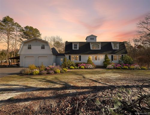 31 N Cozine Rd, Manorville, NY, 11949-3031 | Card Image