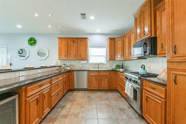 427 2 Nd St, House other with 3 bedrooms, 3 bathrooms and 1 parking in San Leon TX | Image 16