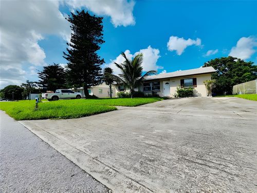 2131 Ne 1st Way, Boynton Beach, FL, 33435 | Card Image