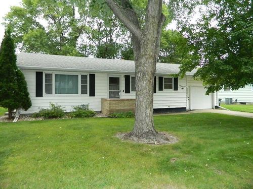 402 Lawrence St, Marshall, MN, 56258-1728 | Card Image