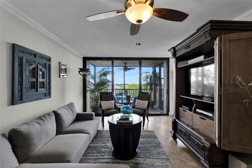 711-105 Lake Emerald Dr, Oakland Park, FL, 33309-6202 | Card Image