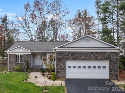 2 Manakiki Ct, Etowah, NC, 28729-9700 | Card Image