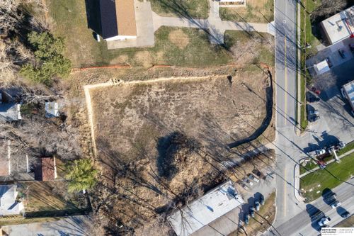 2516 Chandler Rd E, Bellevue, NE, 68005-4106 | Card Image