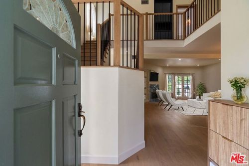 843 Sunstone St, Westlake Village, CA, 91362-5240 | Card Image