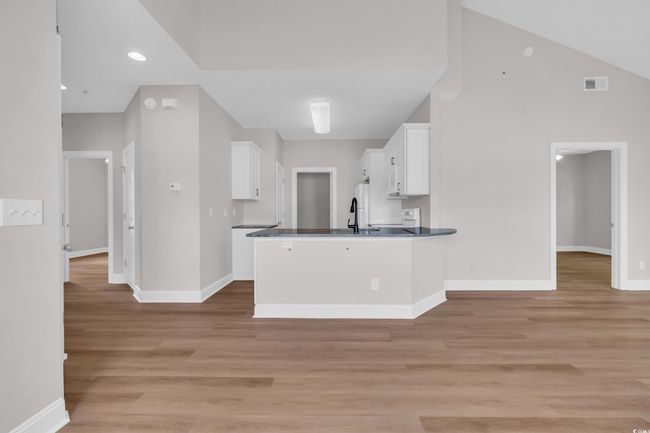 APT-202 - 5038 Belleglen Ct, Condo with 3 bedrooms, 2 bathrooms and null parking in Myrtle Beach SC | Image 5