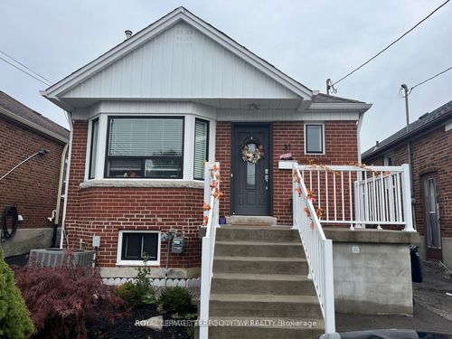 bsmt-31 Chamberlain Ave, York, ON, M6E4J7 | Card Image