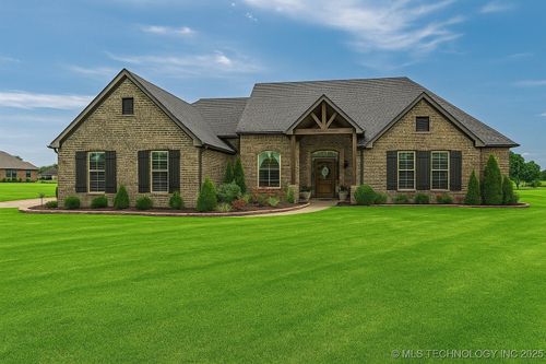 17 Tabernacle Dr, Calera, OK, 74730-4308 | Card Image