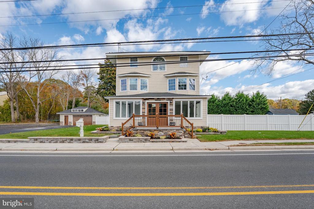 Residential in NORTHFIELD 5