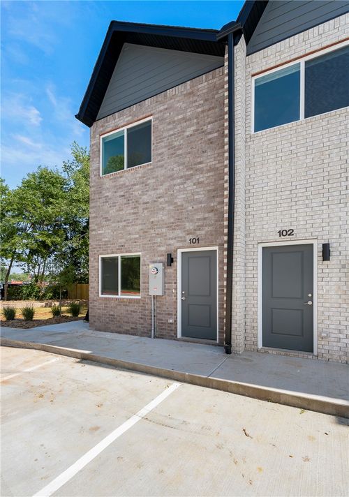 101-1348 S West Ave, Fayetteville, AR, 72701-6032 | Card Image