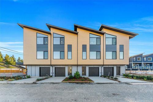 905 Vine Crt, Langford, BC, V9C2V8 | Card Image
