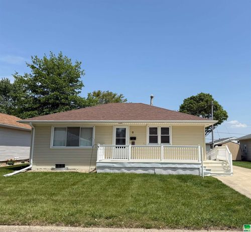 6 Sioux Valley Dr, Cherokee, IA, 51012-1226 | Card Image