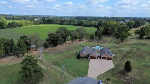 112 Logan Ln, Beebe, AR, 72012-9428 | Card Image