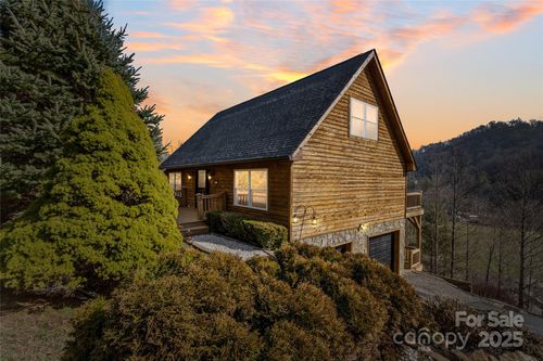 88 Mayflower Ct, Waynesville, NC, 28785-7220 | Card Image