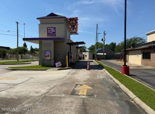 10439 Diberville Blvd, D'Iberville, MS, 39540-2401 | Card Image