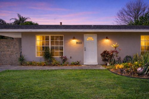 464 Se Asbury Ln, Port St. Lucie, FL, 34983-2204 | Card Image