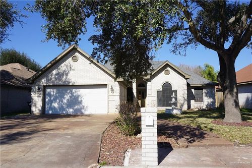 421 E Redbud Ave, McAllen, TX, 78504-2466 | Card Image