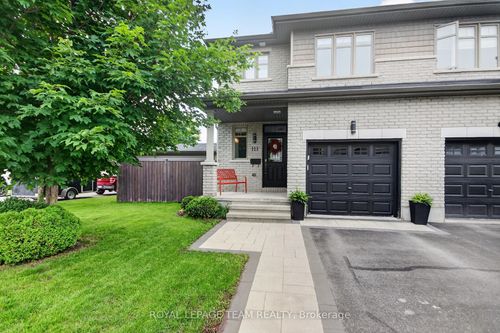111 Hawkeswood Dr, Manotick, ON, K4M0C1 | Card Image
