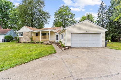 2246 Thurber Lane, Youngstown, OH, 44509 | Card Image