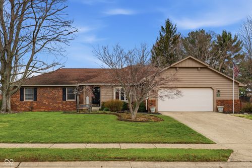 866 W Ashbourne Ln, Greenwood, IN, 46142-2038 | Card Image