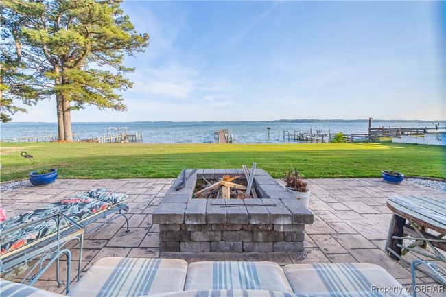 335 Berryville Shores Dr, House other with 3 bedrooms, 2 bathrooms and null parking in Deltaville VA | Image 5