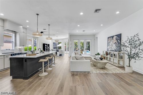 6132 Highwood Park Ln, NAPLES, FL, 34110-2382 | Card Image