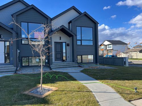 2934 47 St S, Lethbridge, AB, T1K8J7 | Card Image