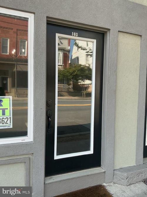 ste-103-303 W Washington St, CHARLES TOWN, WV, 25414-1581 | Card Image