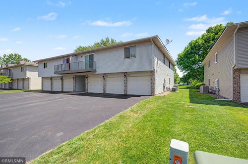 3292d-3292 Greenbrier Street, Vadnais Heights, MN, 55127 | Card Image