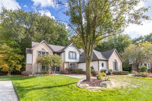 4070 Blue Heron Dr, Auburn Hills, MI, 48326-1875 | Card Image