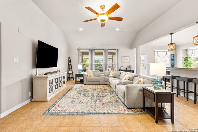 917 Miraflores, House other with 3 bedrooms, 4 bathrooms and null parking in Cibolo TX | Image 12