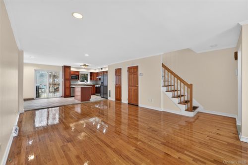 23-6247 Douglaston Pkwy, Little Neck, NY, 11362-1532 | Card Image