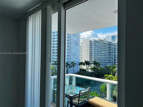 803-1035 West Ave, Miami Beach, FL, 33139-4751 | Card Image