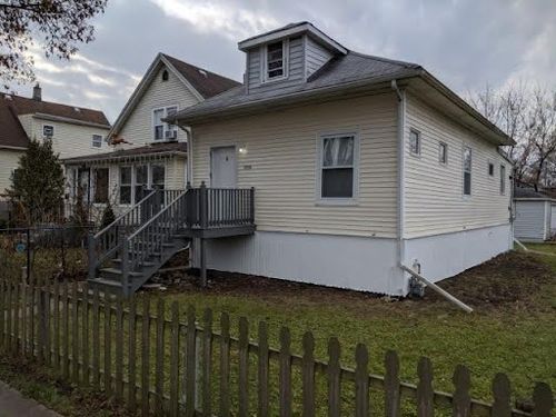1716 Brown Ave, Evanston, IL, 60201-3302 | Card Image