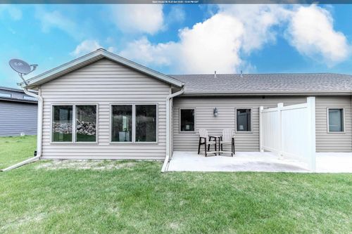 3337 Prairie Meadow Dr, Milford, IA, 51351-4423 | Card Image