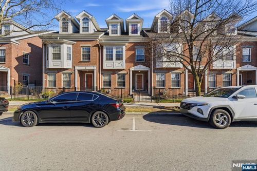 44 Prospect St, East Orange, NJ, 07017-2359 | Card Image