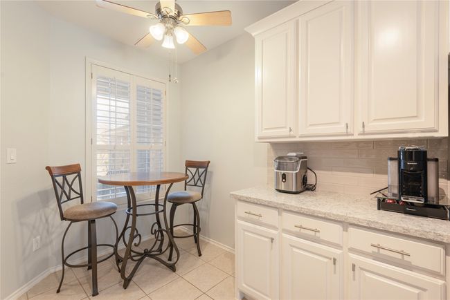 Separate breakfast area. | Image 14