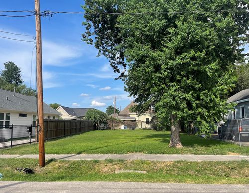 2114 Chestnut St, Houston, TX, 77009-8118 | Card Image