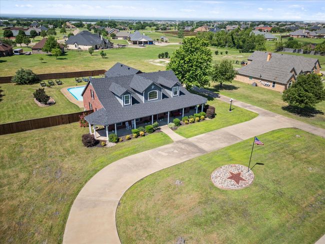 1072 W Secretariat Dr, House other with 4 bedrooms, 5 bathrooms and null parking in Terrell TX | Image 16