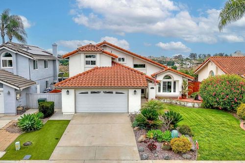 532 Jobe Hill Dr, Vista, CA, 92081-6439 | Card Image