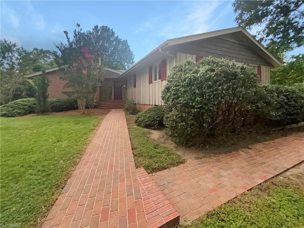 Kensington Dr, High Point, NC 27262