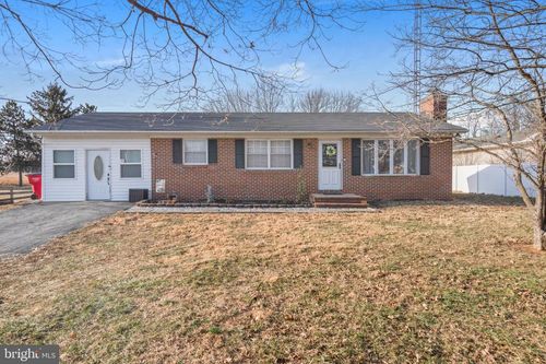 76 Fellowship Ct, Martinsburg, WV, 25405-2568 | Card Image