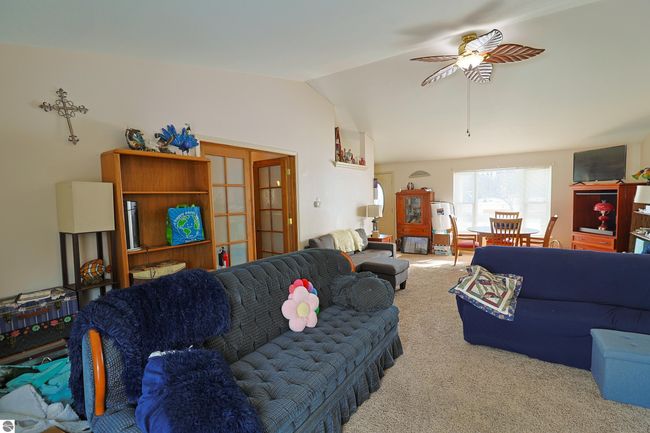523 Orchard Ave, House other with 3 bedrooms, 2 bathrooms and null parking in Clare MI | Image 6
