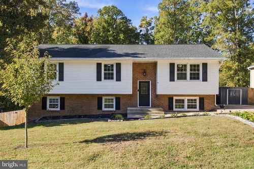 9 Cherry Tree Ln, FREDERICKSBURG, VA, 22405-3011 | Card Image