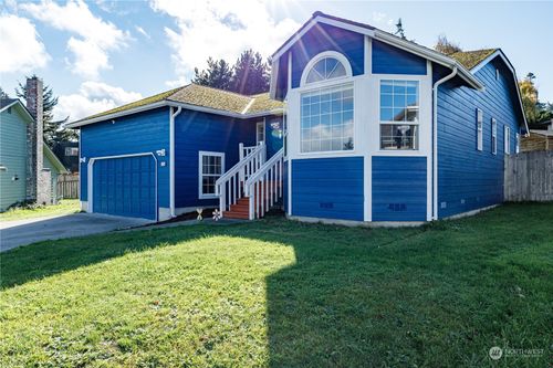 476 Sw Erie Circle, Oak Harbor, WA, 98277 | Card Image