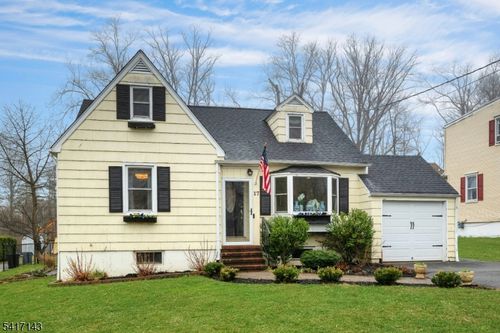 17 Frederick Pl, Cedar Knolls, NJ, 07927-2005 | Card Image
