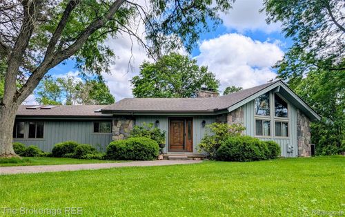 8475 Knox Rd, Clarkston, MI, 48348-1721 | Card Image