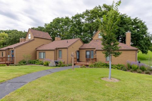 11 Farmstead Dr, GALENA, IL, 61036-8701 | Card Image