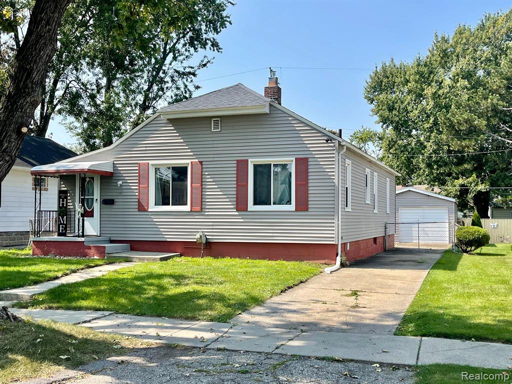 Menominee St, Burton, MI 48529