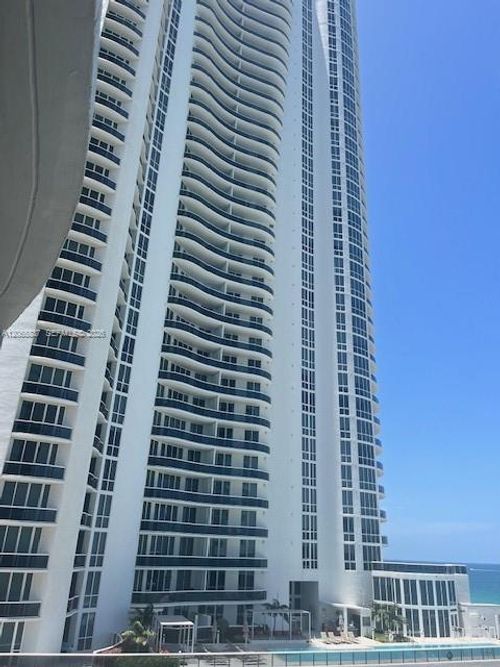 604-15901 Collins Ave, Sunny Isles Beach, FL, 33160-4719 | Card Image